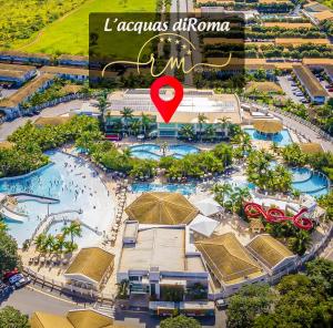 卡达斯诺瓦斯Lacqua diRoma RM Hospedagem的度假村泳池的鸟瞰图