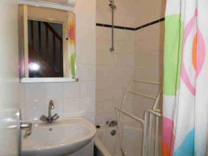 Koupelna v ubytování Résidence Pre St Jacques - Appartement 6/8 personnes au village de VIGNEC MAE-6284