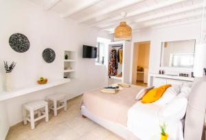A television and/or entertainment centre at windmills suite by opus