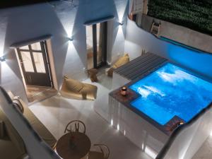 Bazén v ubytování Electra Suites & Spa nebo v jeho okolí