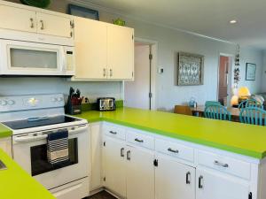 Kuchyň nebo kuchyňský kout v ubytování Lime Inn home