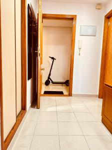 Centrum fitness w obiekcie Studio Apartment Santana Habaneras - 05 at Beach with Garage, Pool and Lift