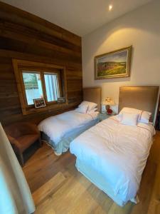 Postel nebo postele na pokoji v ubytování Penthouse spa access , 6 bedroom, 6 baths by Jolidi