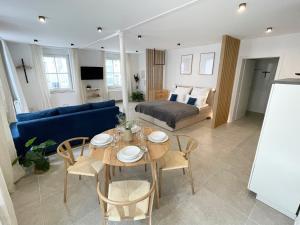 Posezení v ubytování Zentrales Innenstadt Studio mit Garage