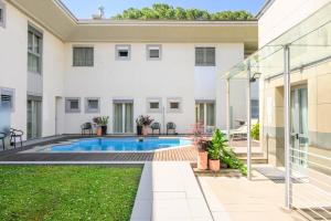 Πισίνα στο ή κοντά στο JOIVY Together Florence Urban Resort