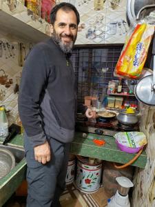 カジュラーホーにあるKhajuraho Dreams Homestayの台所立ち