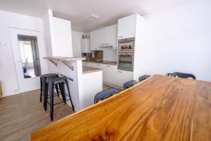 Η κουζίνα ή μικρή κουζίνα στο La Rouette - Chambres privées +57 φωτογραφίες