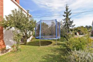 Κήπος έξω από το Ferienwohnung für 5 Personen ca 64 qm in Peresiji, Istrien Binnenland von Istrien