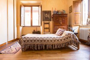 Ένα ή περισσότερα κρεβάτια σε δωμάτιο στο Ferienwohnung für 5 Personen ca 70 qm in Rom Centro Storico, Latium Rom und Umgebung