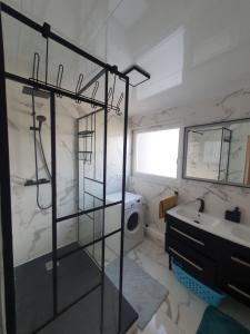 Photo de la galerie de l'établissement A 30km de Paris, un bel appartement spacieux et convivial, à Boussy-Saint-Antoine