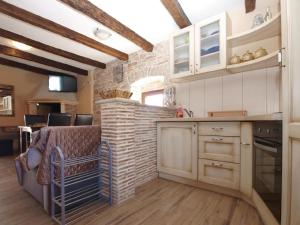 Ett kök eller pentry på Ferienhaus mit Privatpool für 4 Personen ca 65 qm in Milotski Breg, Istrien Binnenland von Istrien