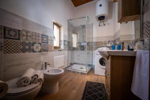 Phòng tắm tại Casa vacanza la finestra sul porto