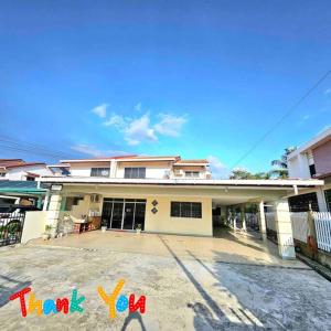 Fotografija u galeriji objekta Sabah homestay 16pax stay near Imago 15minutes strong WiFi Gathering Environment house u gradu Kota Kinabalu
