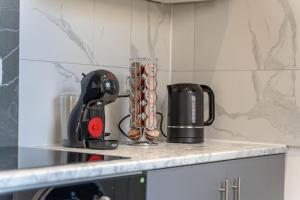 Η κουζίνα ή μικρή κουζίνα στο City Centre, Free Parking and Sleeps 8