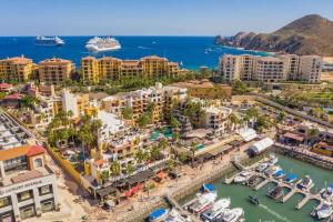 Gallery image of Astounding Studio Sleeps 4 with Unique Pool in Cabo in Cabo San Lucas