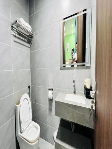 Salle de bains dans l'établissement Villa 7 ngủ gần biển, gần bãi tắm - Trung tâm Bãi Cháy