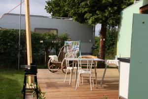Marilyn - Glamping im Mercedes DüDo auf Camping Seeblick外面的花园