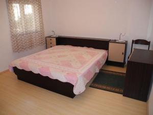 En eller flere senge i et værelse på Ferienwohnung für 4 Personen ca 45 qm in Crikvenica, Kvarner Bucht Crikvenica und Umgebung - b54912