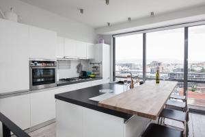 Bilde i galleriet til Penthouse with 360 View of Athens and Private Gym i Athen