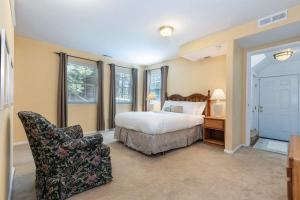 Ένα ή περισσότερα κρεβάτια σε δωμάτιο στο Rustic 3BD Greenwood Hideaway