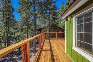 Μπαλκόνι ή βεράντα στο Rustic 3BD Greenwood Hideaway