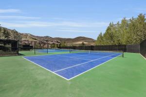 een tennisbaan met 2 tennisbanen bij 1BD Near Canyons Village on FREE Shuttle Line in Park City