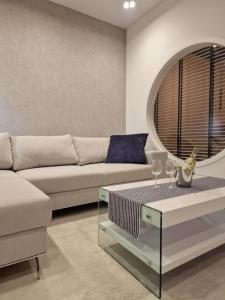 Χώρος καθιστικού στο Apartamenty Boszkowo Aquarius White