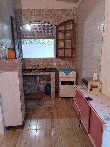 Nhà bếp/bếp nhỏ tại Casa na ilha da Gamboa - Mangaratiba