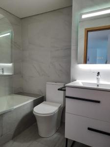 Ένα μπάνιο στο Sea Views Gran Alacant +7 φωτογραφίες