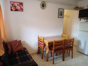 Kuchyň nebo kuchyňský kout v ubytování Apartmani Vitković II Cres