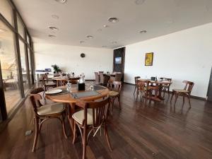 Nhà hàng/khu ăn uống khác tại Apartment F34 - Samarah Resort