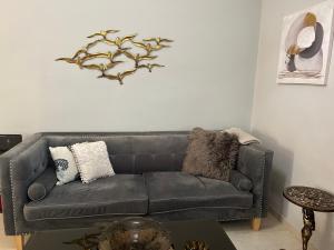 Część wypoczynkowa w obiekcie ZEN Neapoli Penthouse Apartment
