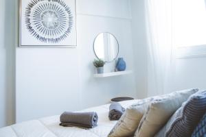 Χώρος καθιστικού στο Blue Touch Pervolia Paradise Near The Beach +19 φωτογραφίες