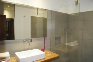 Kylpyhuone majoituspaikassa KEPARANGA