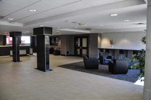 Residence & Conference Centre - Oakville tesisinde lobi veya resepsiyon alanı
