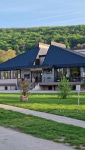 Príroda v okolí chaty v prírode