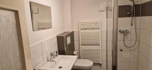 Koupelna v ubytování Ferienwohnung am Panoramaweg + 22 fotografií