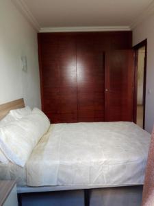 Ένα ή περισσότερα κρεβάτια σε δωμάτιο στο Ferienwohnung für 3 Personen 1 Kind ca 52 qm in Adeje, Teneriffa Westküste von Teneriffa