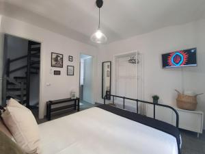 Postel nebo postele na pokoji v ubytování CASA DINA - Fondi Vertice Rooms