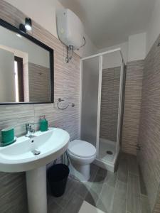 Koupelna v ubytování CASA DINA - Fondi Vertice Rooms