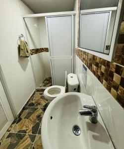 A bathroom at On time view