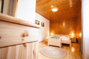Ein Bett oder Betten in einem Zimmer der Unterkunft Waldhotel Bad Jungbrunn