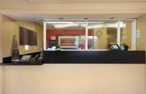 ล็อบบี้หรือแผนกต้อนรับของ Extended Stay America Suites Washington DC Germantown Town Center