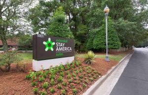 ein Schild für eine Gebärdensendung für ein Krankenhaus in der Unterkunft Extended Stay America Suites - Atlanta - Norcross - Peachtree Corners in Norcross