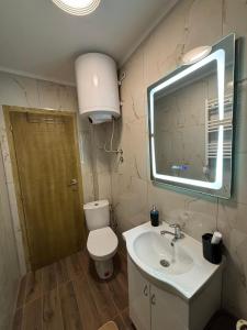 Un baño de Apartman Centar 11 fotos más