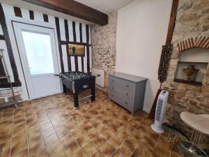 Fotografia z galérie ubytovania Maison de ville cosy à Orléans avec parking, proche commerces et loisirs - FR-1-590-245 v destinácii Orléans
