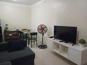 TV a/nebo společenská místnost v ubytování Bonito Apartamento 2 habitaciones, con todo lo que necesitas