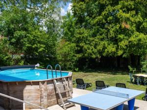 Φωτογραφία από το άλμπουμ του Manoir 19e 7 chambres, piscine chauffée, parc arboré proche lac en Champagne - FR-1-611-95 σε Montier-en-Der