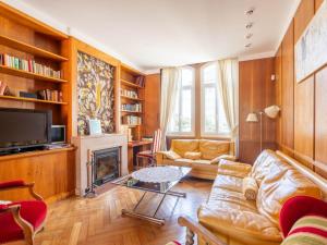 Φωτογραφία από το άλμπουμ του Manoir 19e 7 chambres, piscine chauffée, parc arboré proche lac en Champagne - FR-1-611-95 σε Montier-en-Der +28 φωτογραφίες