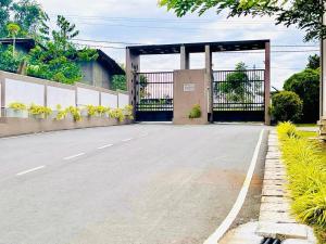 Gallery image of Ceylon Highway Apartments Colombo in Athurugiriya